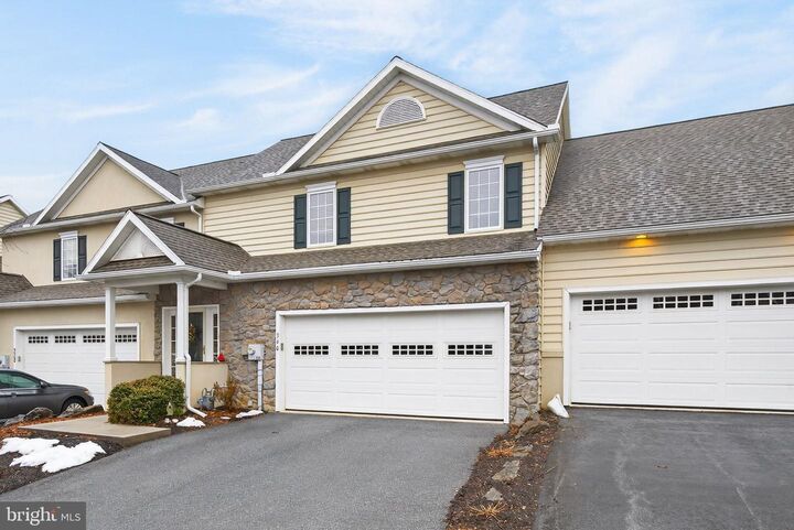 Property Photo:  340 Wendover Way  PA 17603 