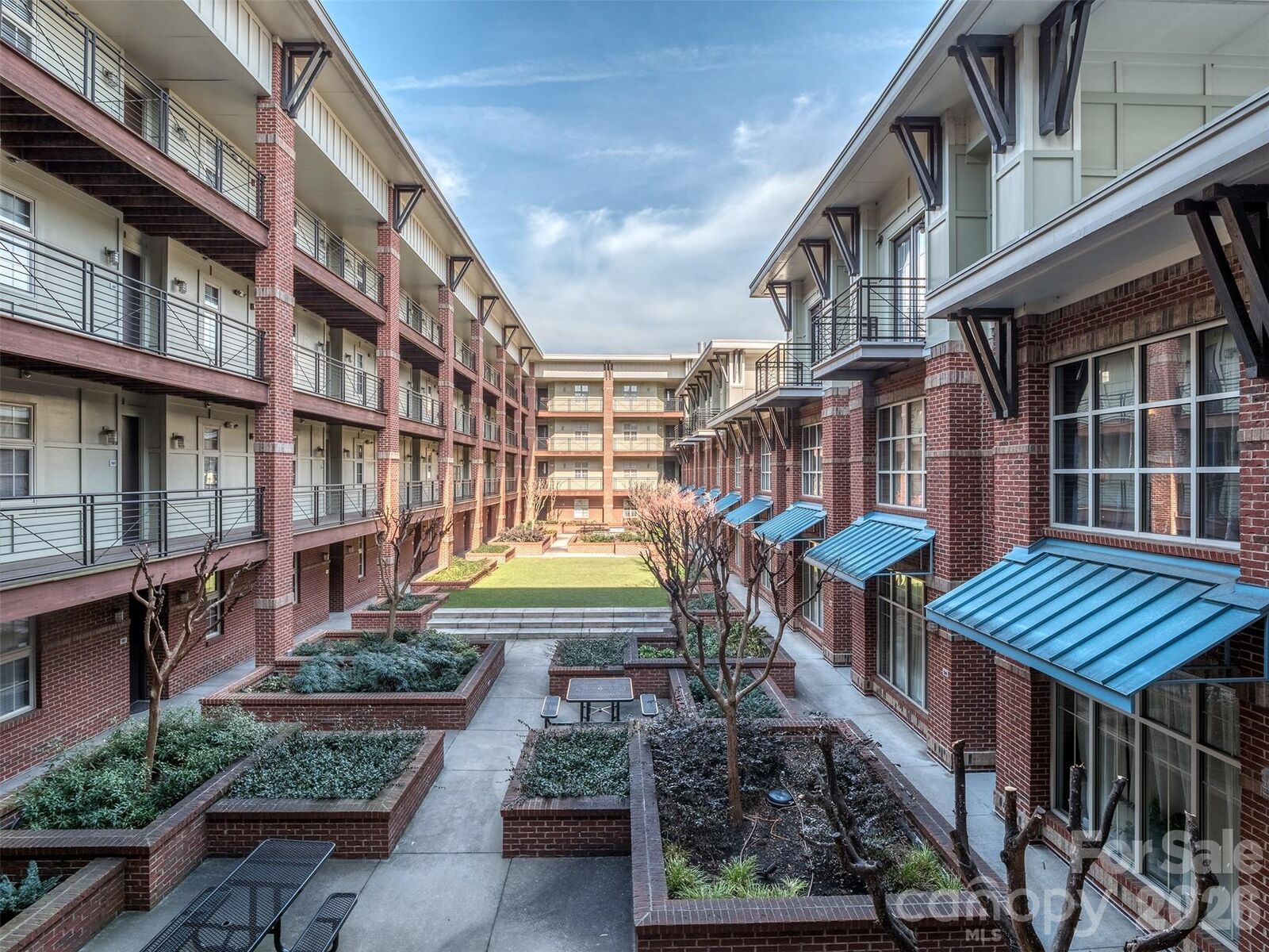 Property Photo:  1101 W 1st Street 211  NC 28202 