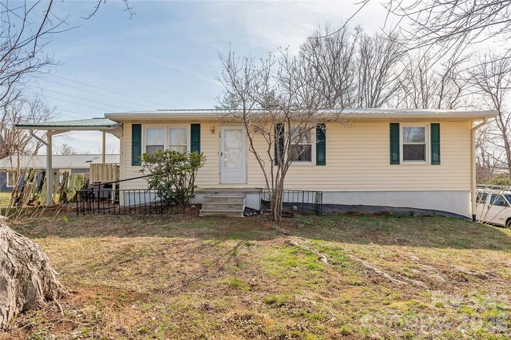 Property Photo:  56 Fairview Avenue  NC 28792 