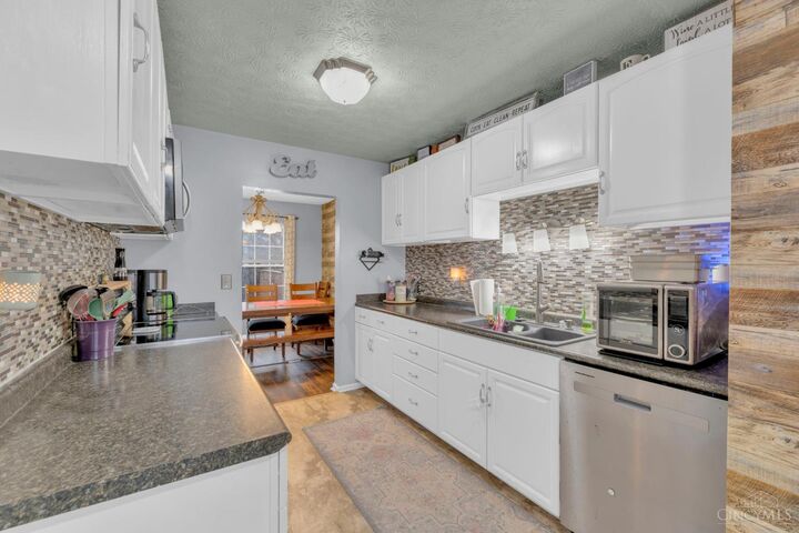 Property Photo:  27 Wildwood Drive  OH 45014 