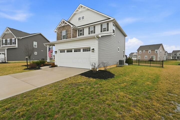 Property Photo:  207 Haughton Lane  OH 43035 