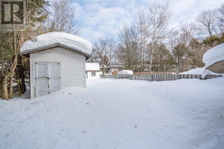 Property Photo:  38 Princeton Dr  ON P6B 5T6 