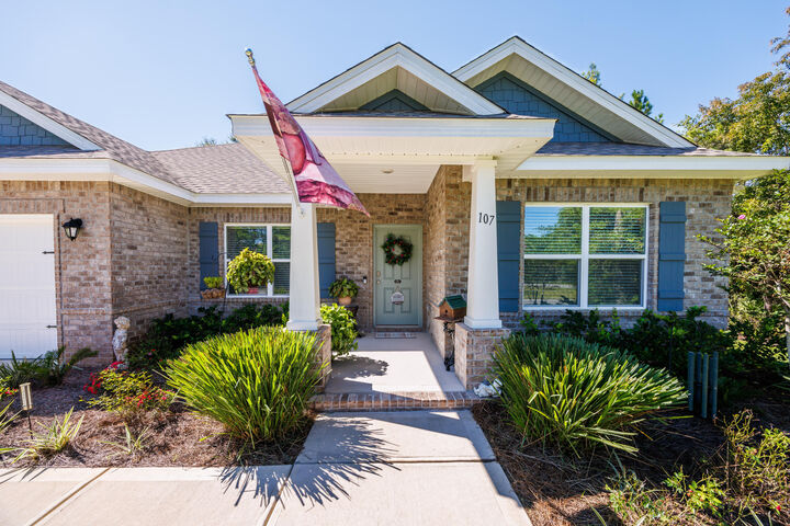 Property Photo:  107 Magnolia Landing Drive  FL 32439 