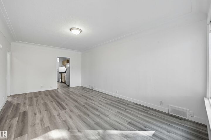 Property Photo: 9848 87 Avenue NW AB T6E 2N6