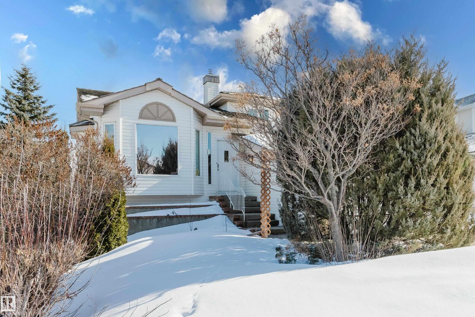 Property Photo:  535 Pardee Bay Bay NW  AB T5T 5Y9 