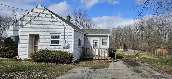 Property Photo:  3220 W Miller Road  MI 48911 