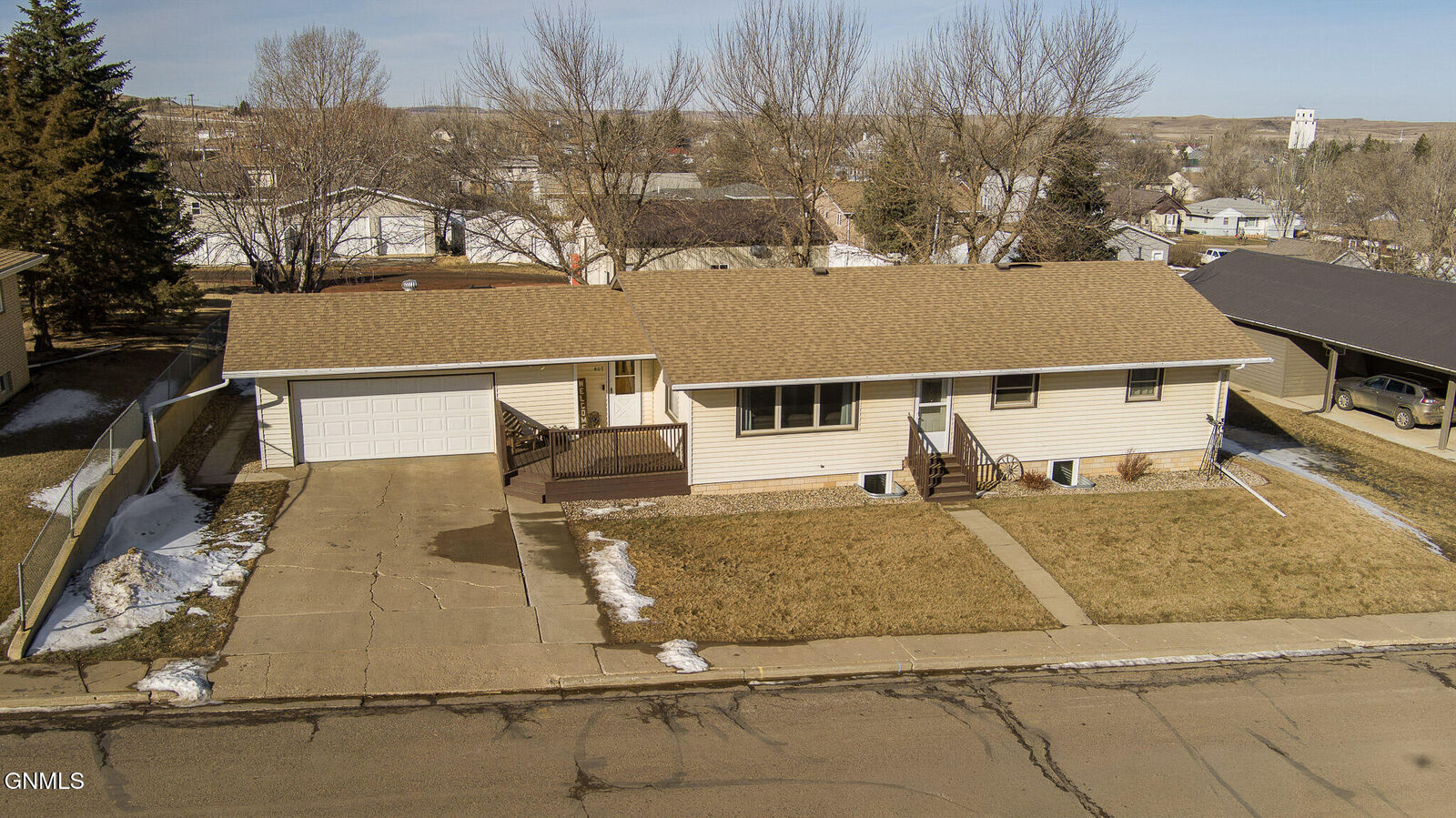 Property Photo:  407 E Street S  ND 58631 