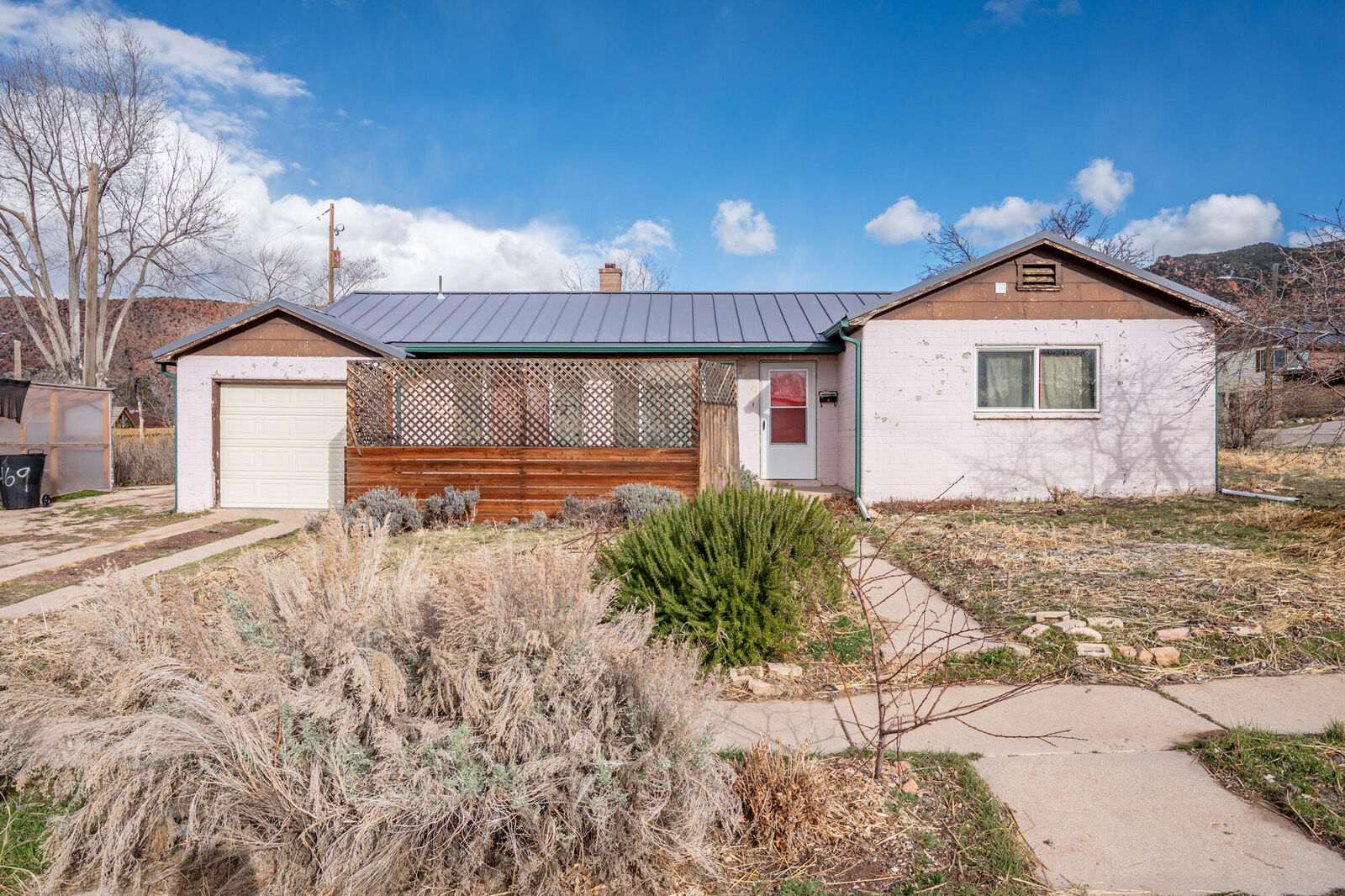 Property Photo:  469 S 150 E  UT 84720 
