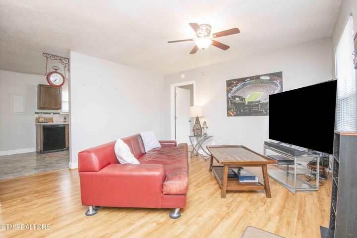 Property Photo:  717 Bernard Ave  TN 37854 