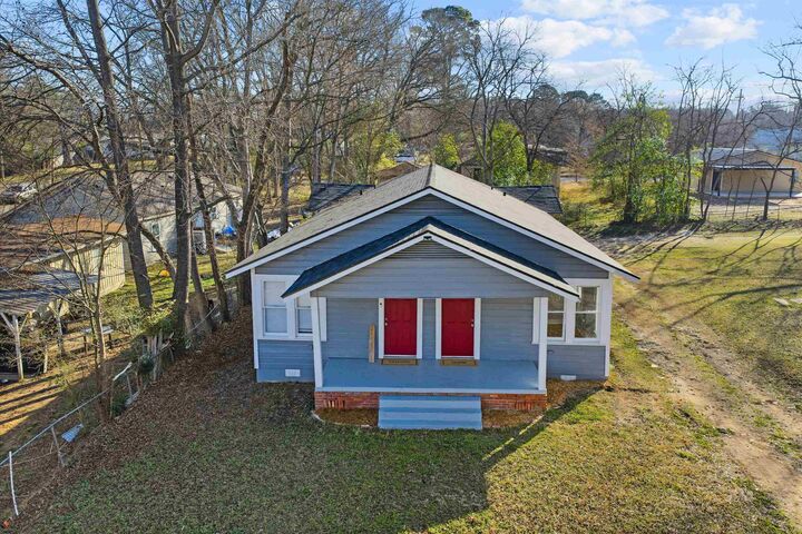 Property Photo:  2304 Palestine St 305 Locust St  TX 75670 