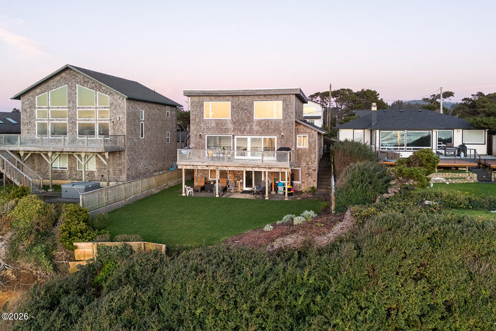 Property Photo: 2151 NW Inlet Avenue OR 97367