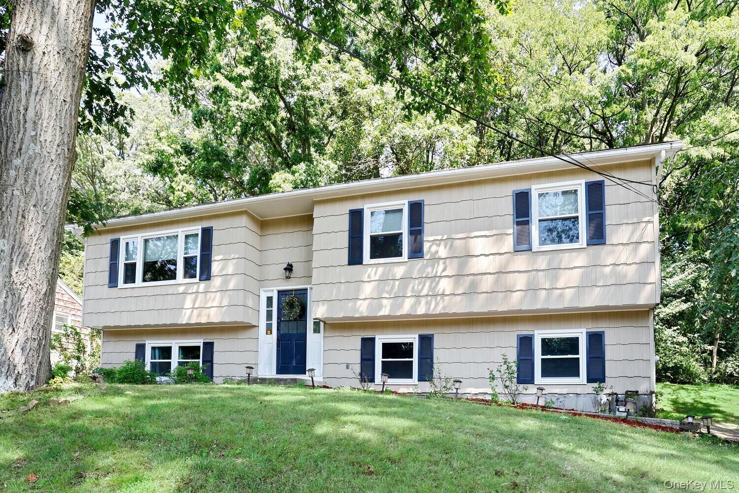 Property Photo:  302 Old Haverstraw Road  NY 10920 