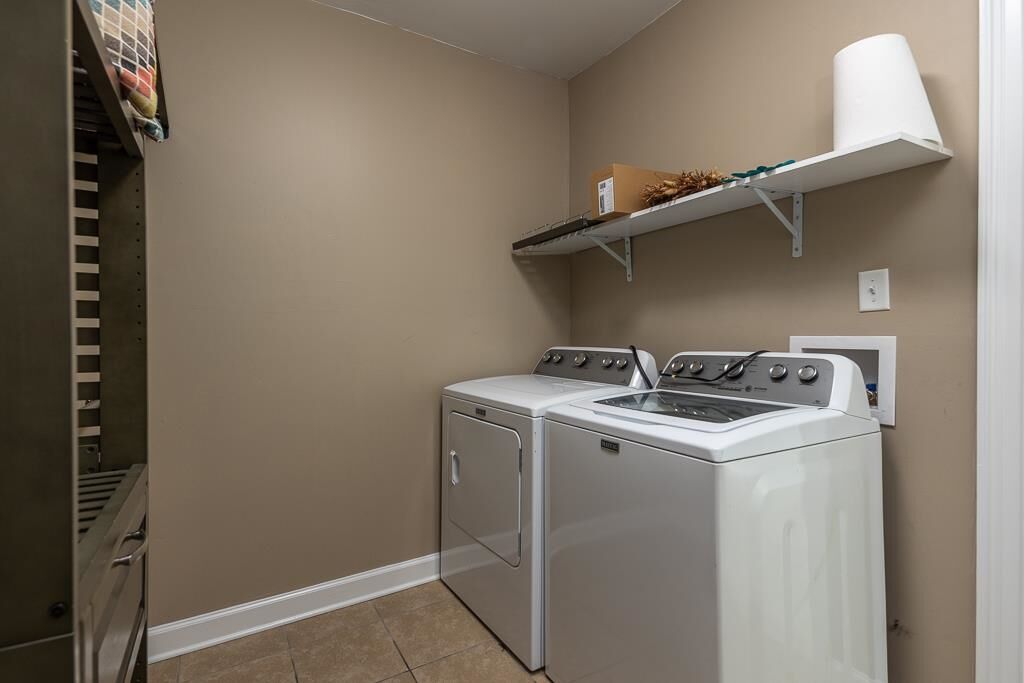 Property Photo:  3704 Charleswood Ave  TN 38122 