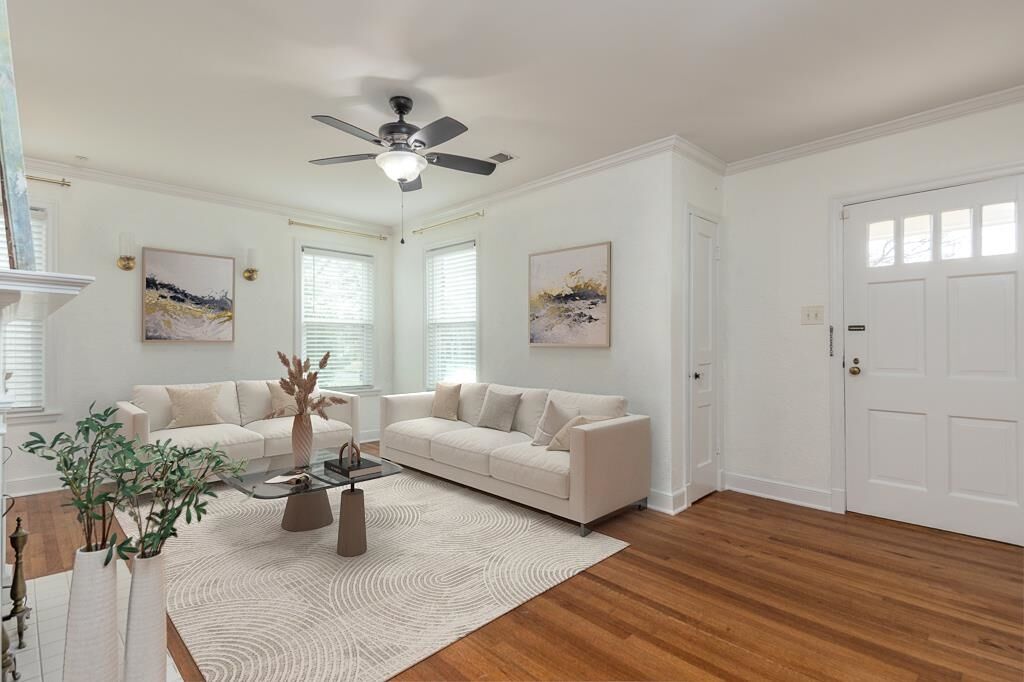 Property Photo:  3704 Charleswood Ave  TN 38122 