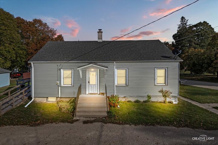 Property Photo:  2 N Van Buren Street  IL 60541 