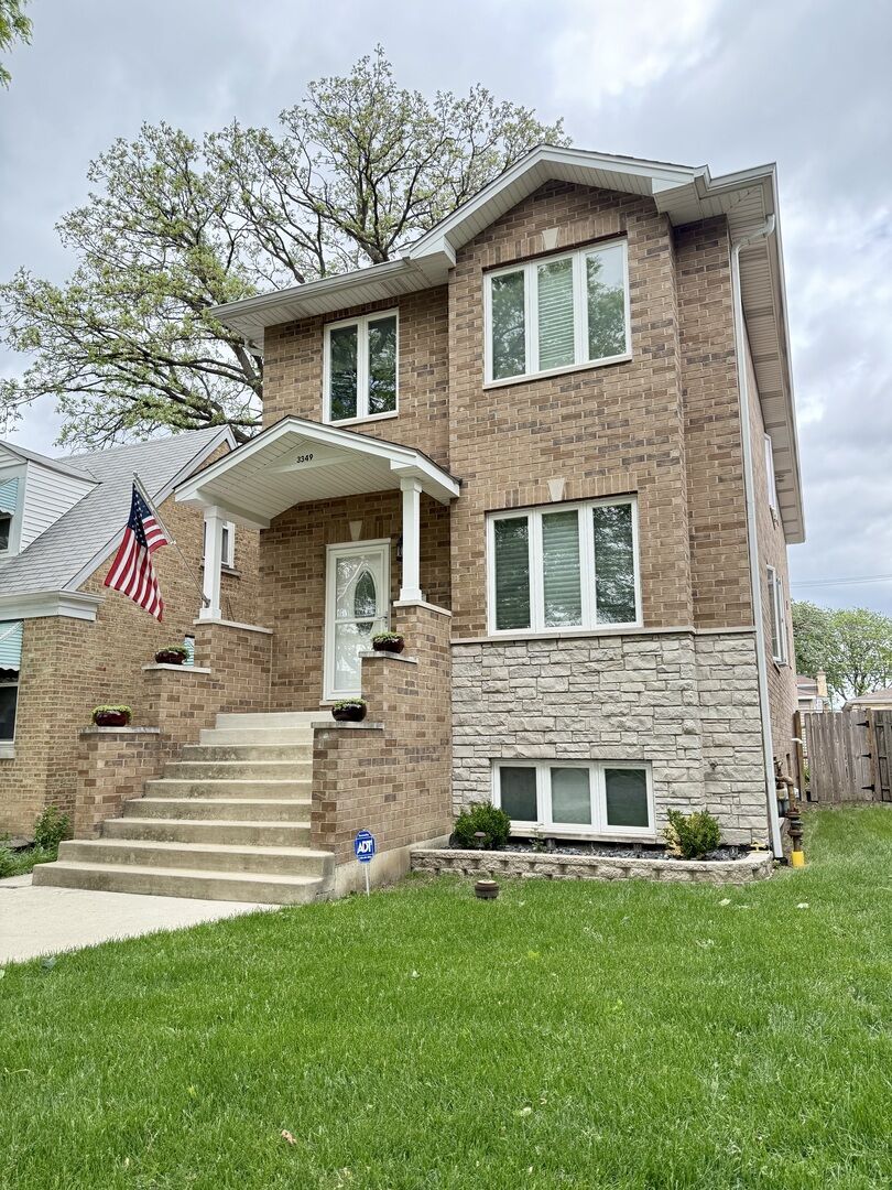 Property Photo: 3349 N Paris Avenue IL 60634