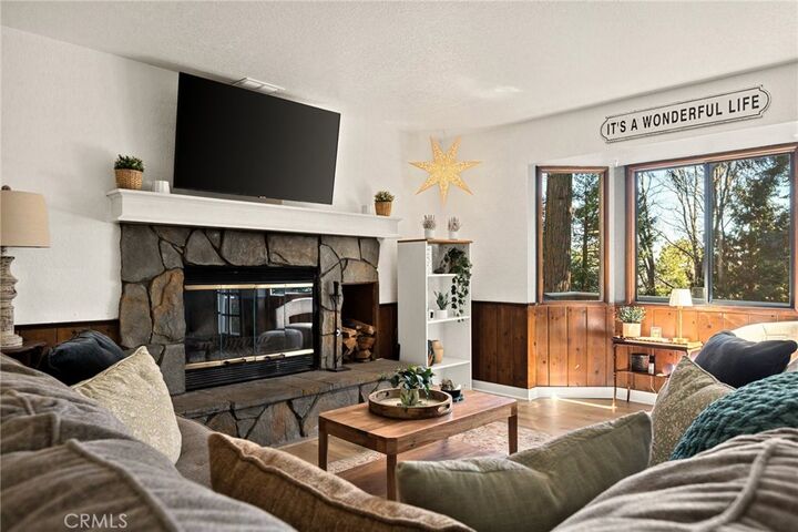 Property Photo:  583 W Victoria Court  CA 92352 