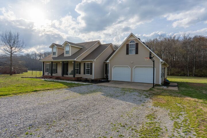 Property Photo: 801 Cherokee Hills Dr TN 38469