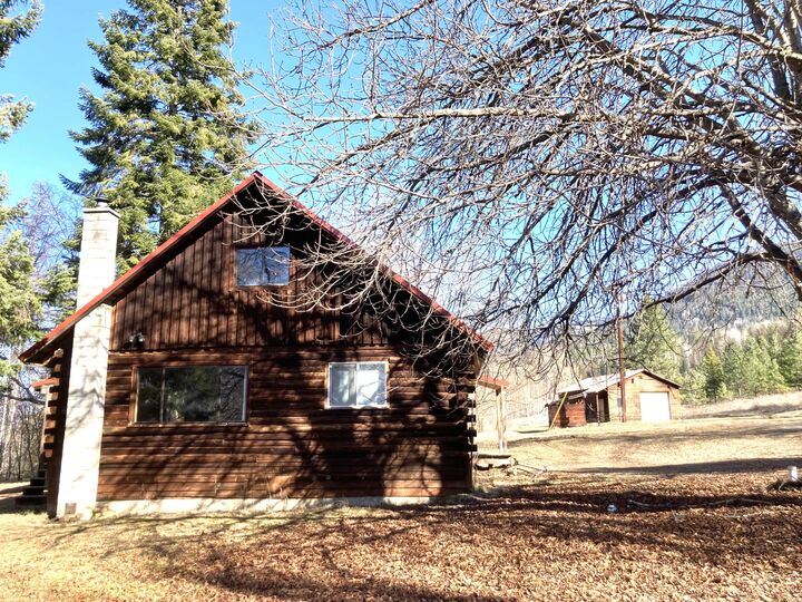 Property Photo:  4911 Nixon Way  WA 99114 