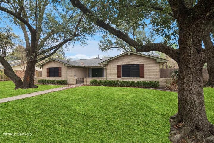 Property Photo:  1610 Alexander Drive  TX 75165 