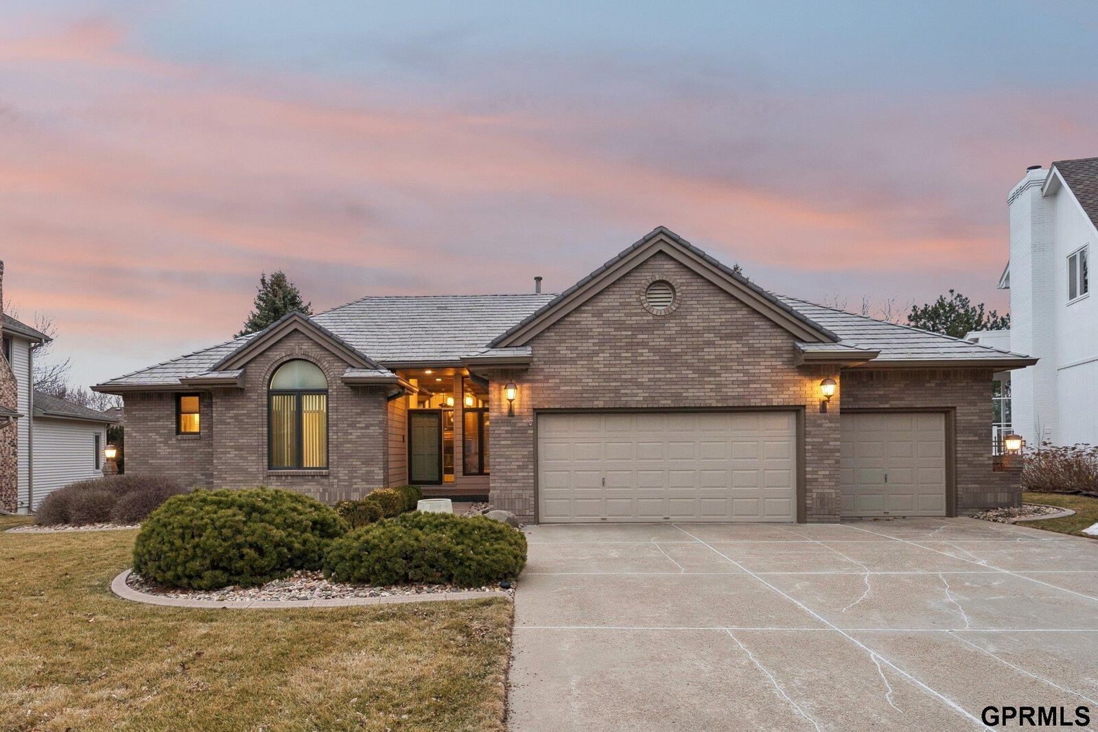 Property Photo:  1705 N 129 Street  NE 68154 