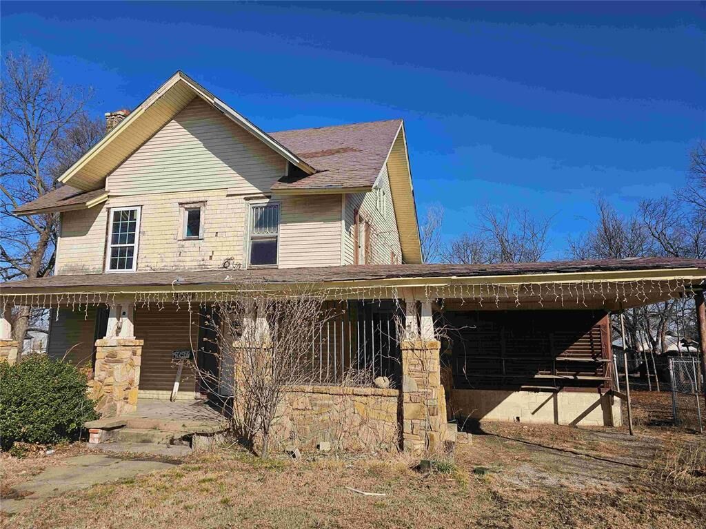 Property Photo:  310 E Oklahoma Avenue  OK 73086 