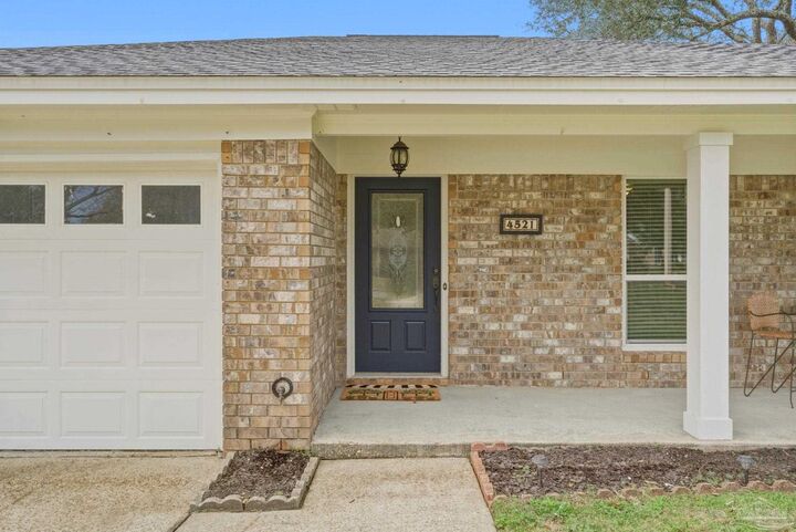 Property Photo:  4521 Baywoods Ct  FL 32504 