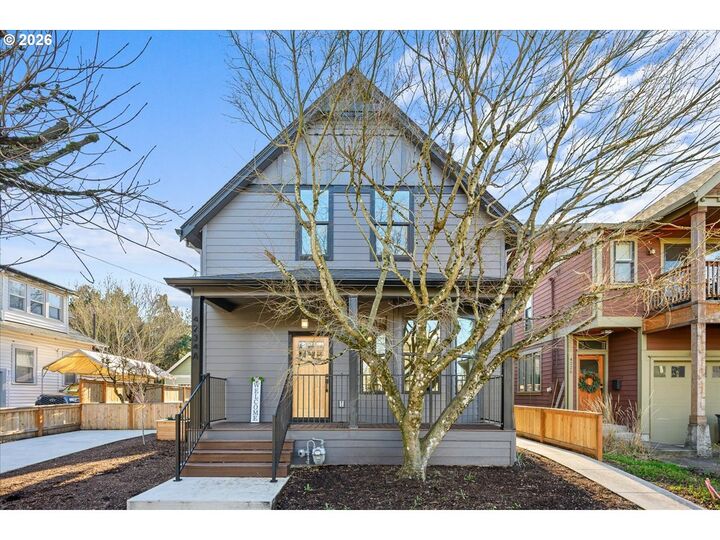 Property Photo: 4234 SE Yamhill St OR 97215