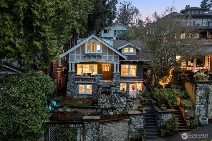 Property Photo:  1107  Grand Avenue  WA 98122 