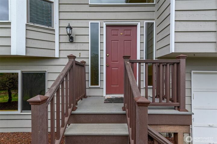 Property Photo:  542  Dugualla Rd  WA 98277 