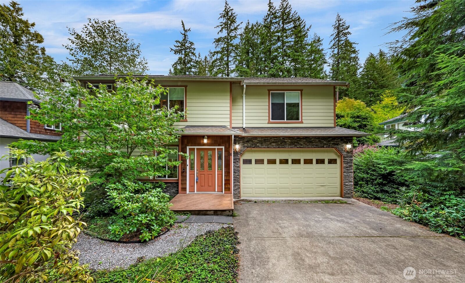 Property Photo:  6  Nighthawk Circle  WA 98229 