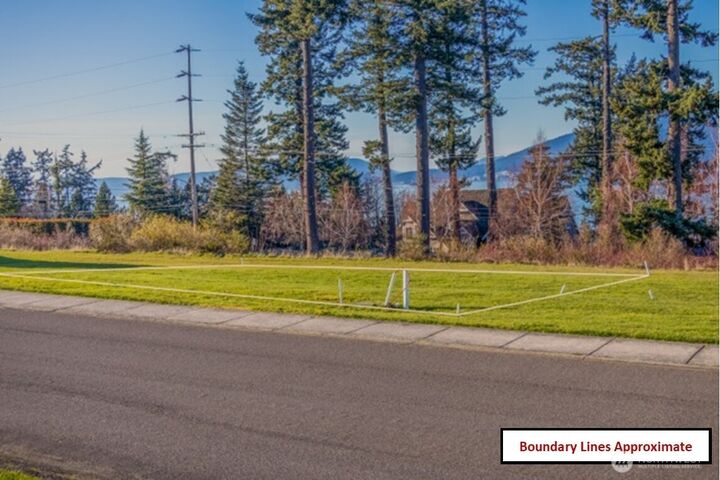 Property Photo:  3910  Isle Way  WA 98211 