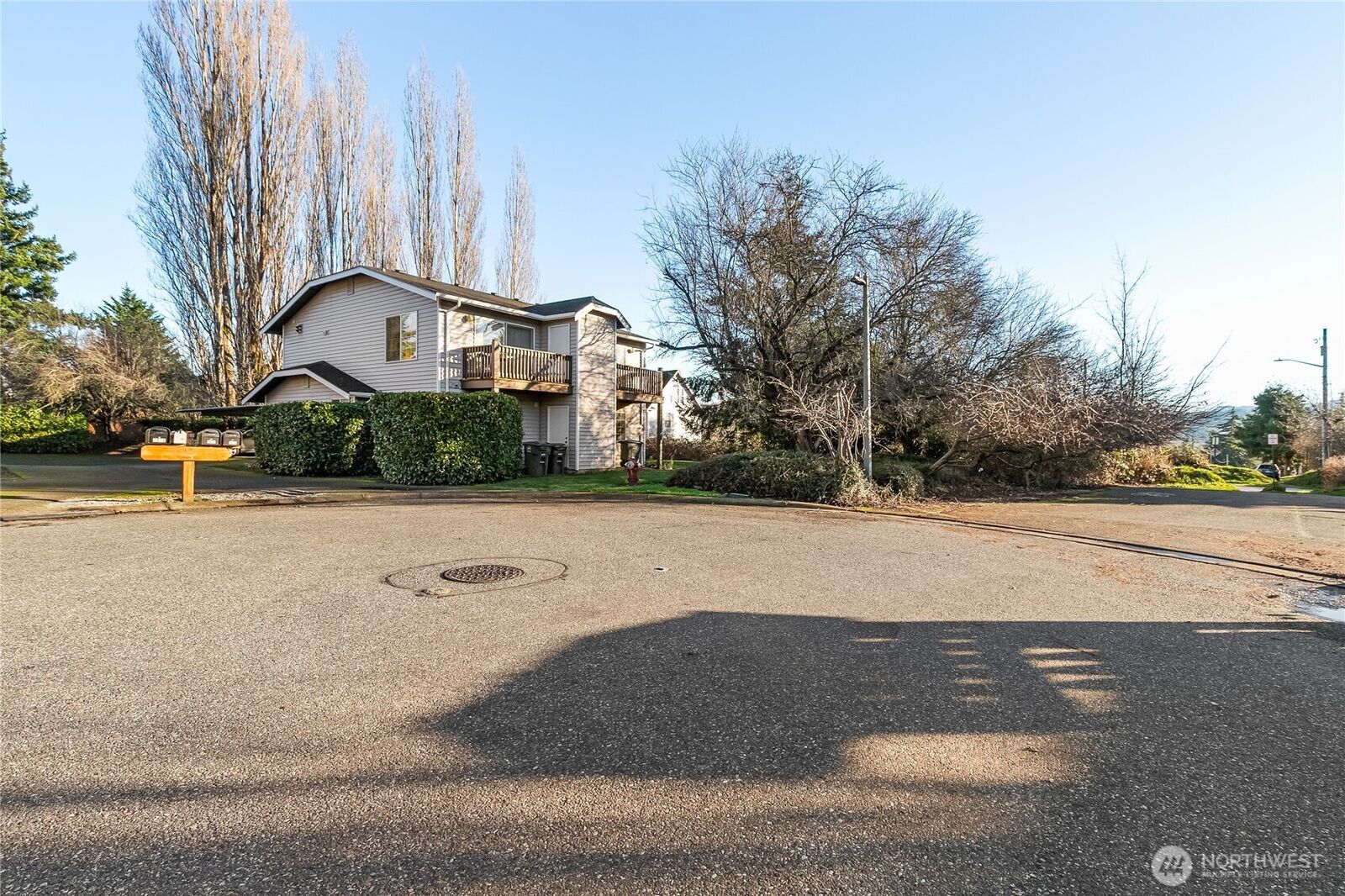 Property Photo:  2810  Valencia Street  WA 98226 