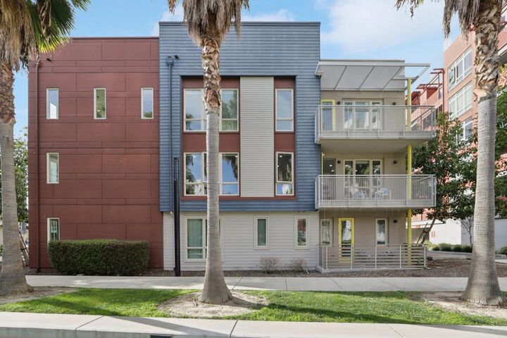 Property Photo:  390 Riesling Avenue 21  CA 95035 