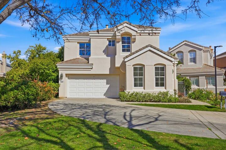 Property Photo:  1 Mandalay Court  CA 94065 