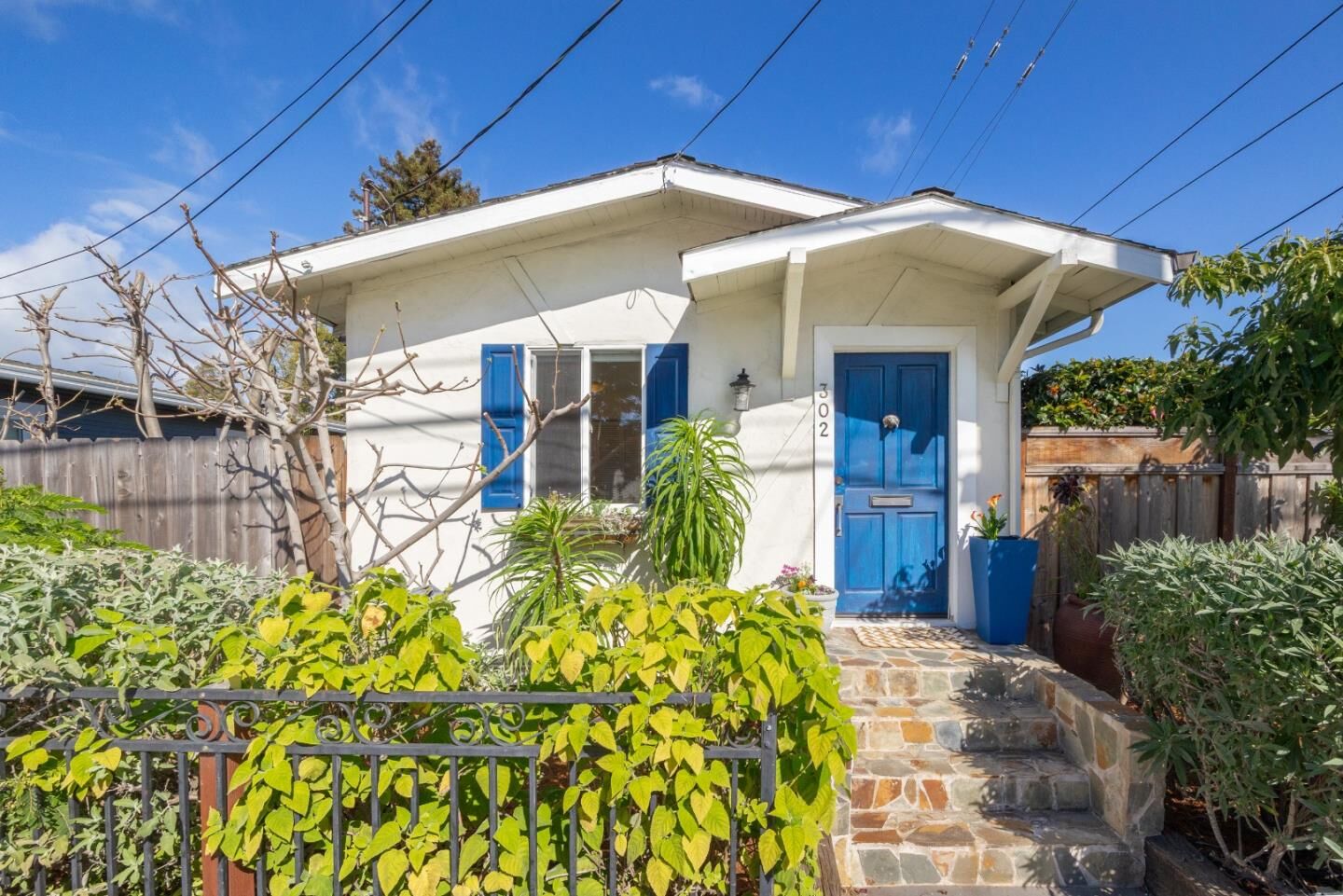 Property Photo:  302 Laurel Street  CA 95060 