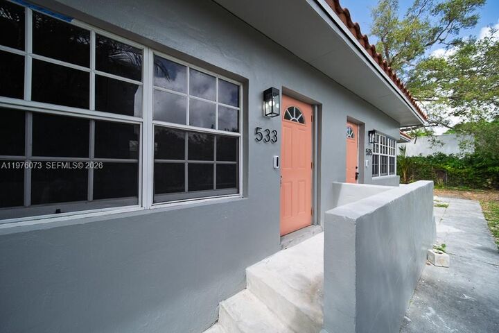 Property Photo:  533 NE 67th St 533  FL 33138 