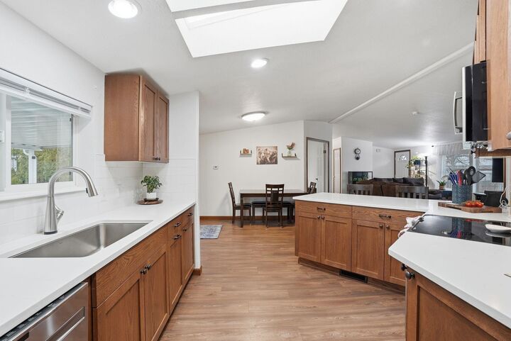 Property Photo:  220 N Galway Ln  WA 99037 