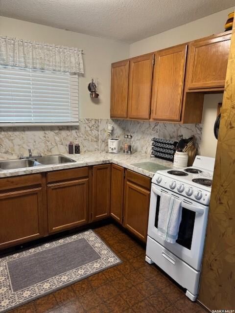 Property Photo:  2108 Spruce Crescent  SK S0M 0Y0 