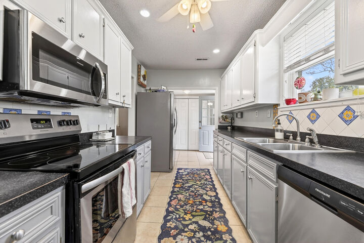 Property Photo: 15 N Dukes Street SC 29148