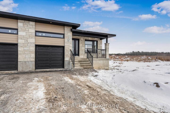 Property Photo: 965 Katia Street ON K0A 2M0