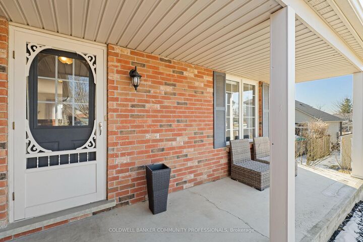 Property Photo: 77 Morgan Drive ON N3W 2L6