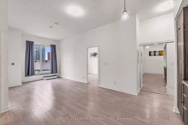 Property Photo:  2033 Kennedy Road 810  ON M1T 0B9 