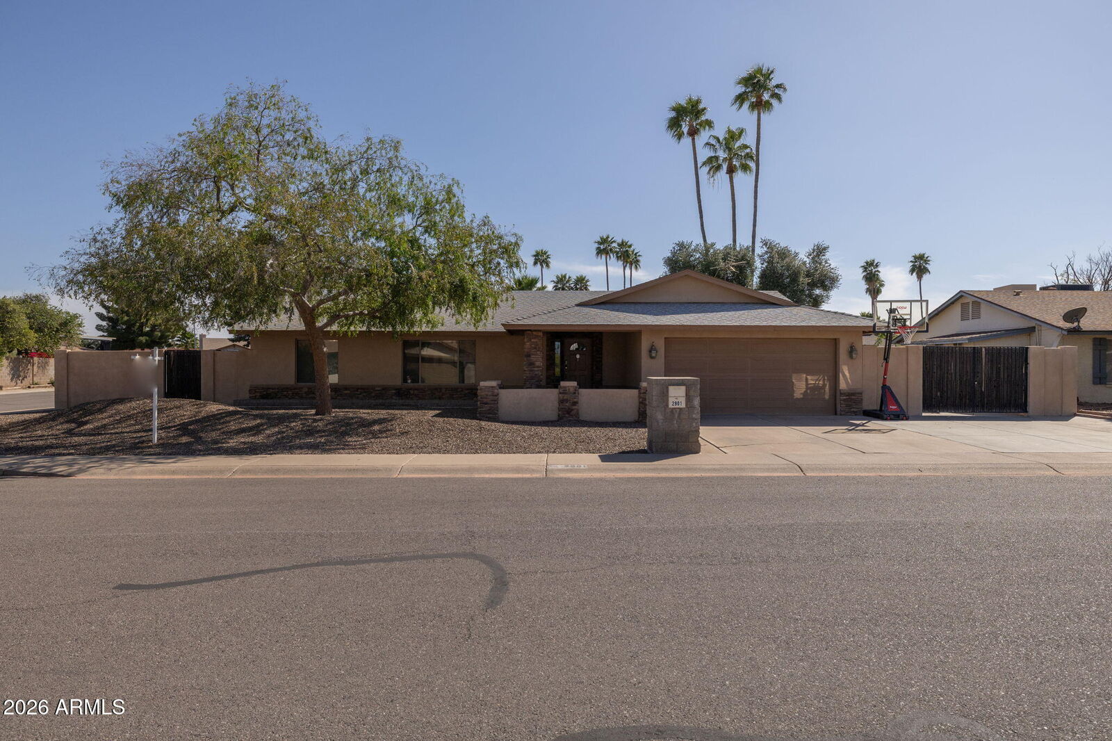 Property Photo:  2901 W Straford Drive  AZ 85224 