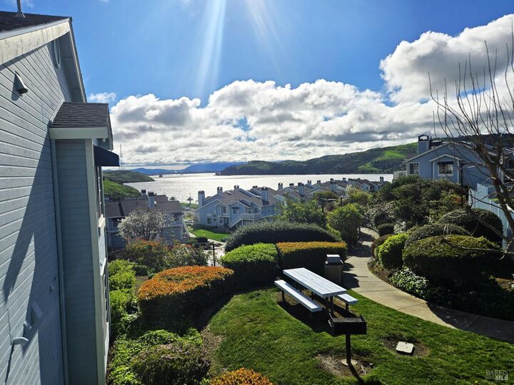 Property Photo:  511 Timbercove Street 8  CA 94591 