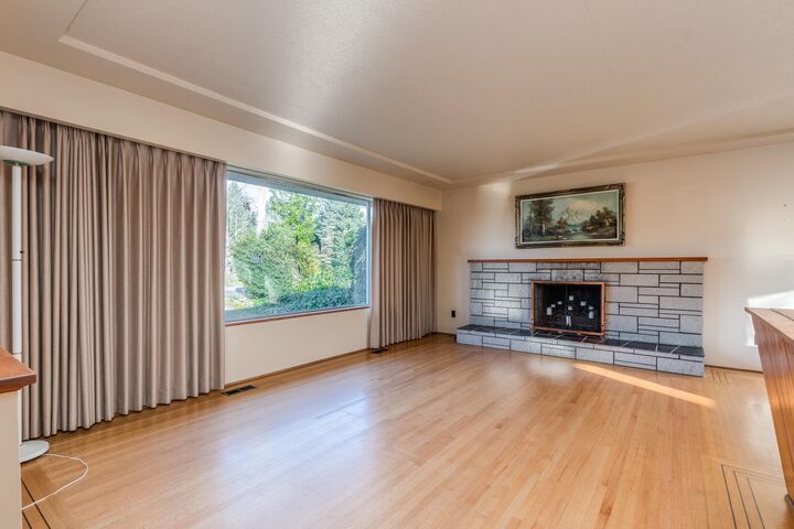 Property Photo: 7046 Hillview Street BC V5A 1Y3