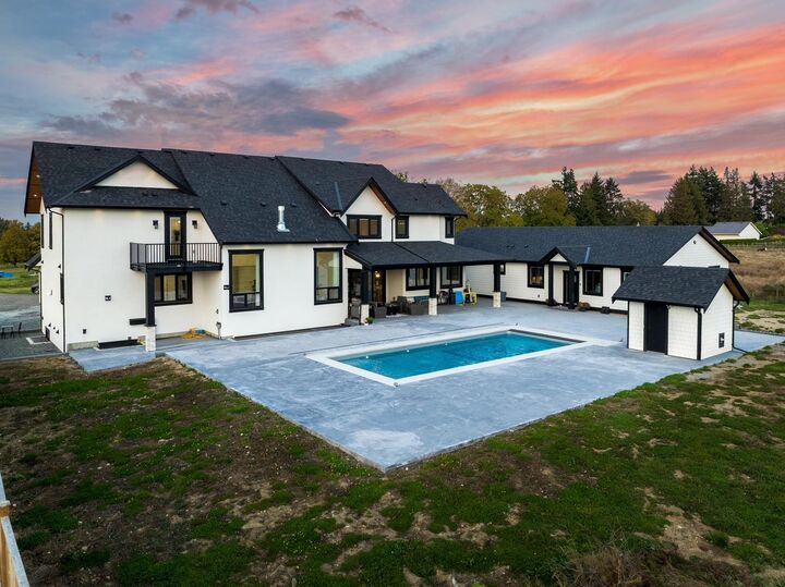 Photo de la propriété: 19890 16 Avenue BC V2Z 1K1