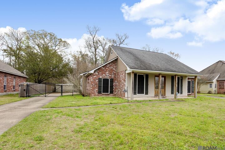 Property Photo:  12010 Spring Meadow Dr  LA 70818 