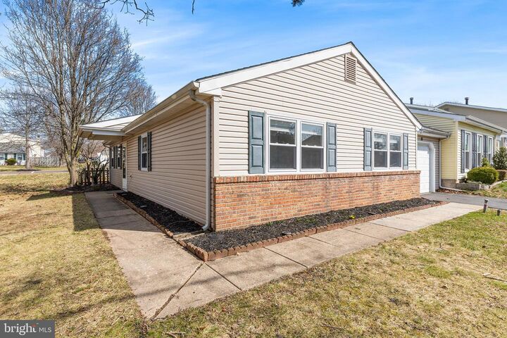 Property Photo:  28 Chesapeake Drive  PA 18940 