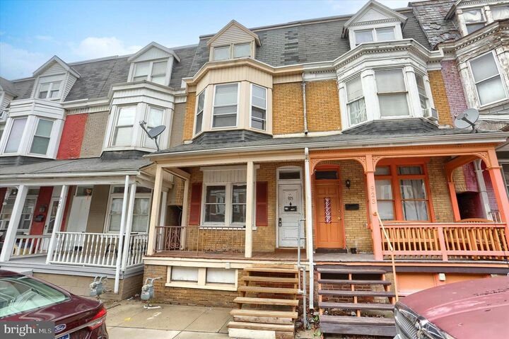 Property Photo:  925 W College Avenue  PA 17401 